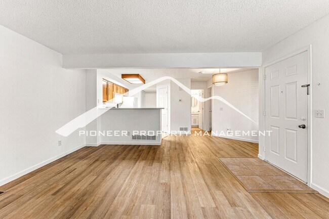 Foto del edificio - Gorgeous Condo with Washer/Dryer and Centr...