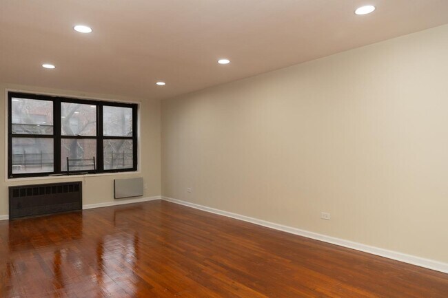 Foto del edificio - 1275 E 51st St