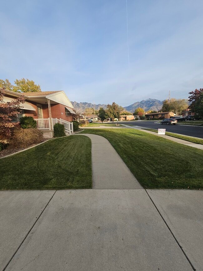 Foto del edificio - 4 bed 2 bath Home in Murray