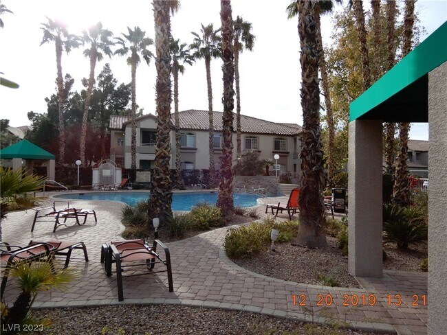 Building Photo - 75 N Valle Verde Dr