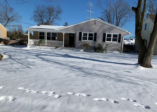 Building Photo - Single Family Home at 53 Audrey Pl , Hamilton