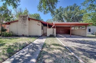 Building Photo - 703 Country Club Rd