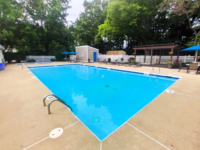 Foto del edificio - 600 Reusens Rd