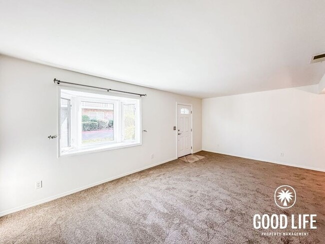 Building Photo - 7887 Rancho Fanita Dr
