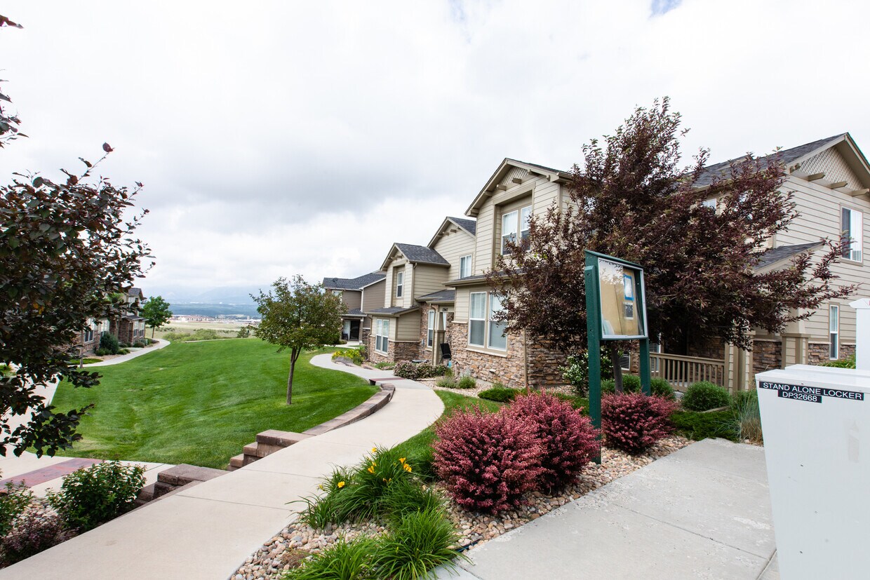 Primary Photo - Nice 3 bedroom Monument Townhome