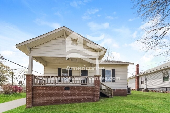 Building Photo - 130 2nd Ave