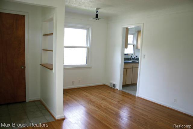 Foto del edificio - 3722 Elmhurst Ave