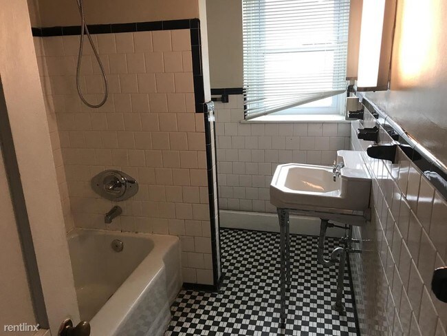 Building Photo - 3 br, 2 bath House - 2605 Oakley Ave