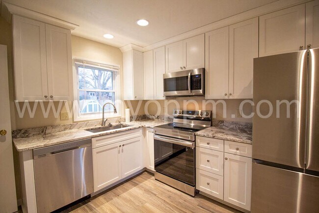 Building Photo - 4 bedroom house with new appliances | 132n...