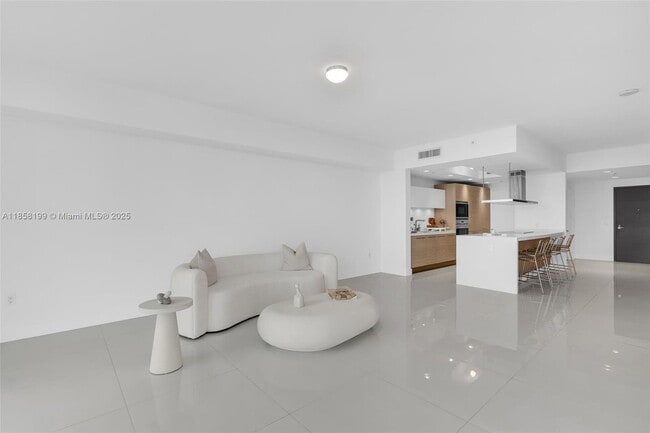 Foto del edificio - 17111 Biscayne Blvd