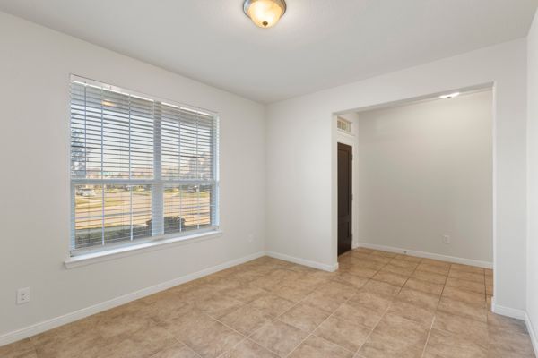 Foto del edificio - 9205 Nickel Creek Dr