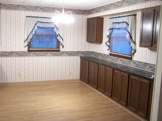 dining room - 302 S Stewart St