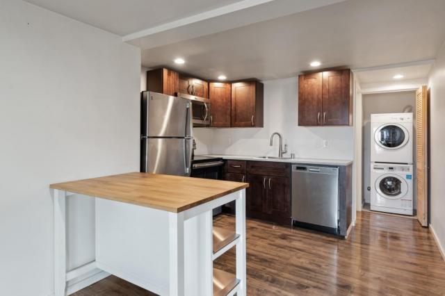 Building Photo - 1 bedroom in Seattle WA 98119