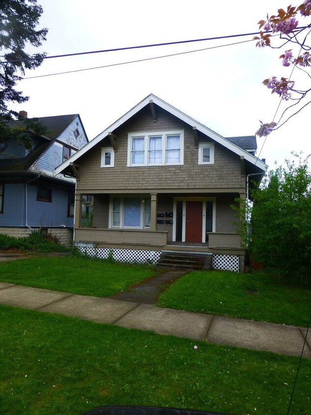 Primary Photo - 1525 Humboldt St