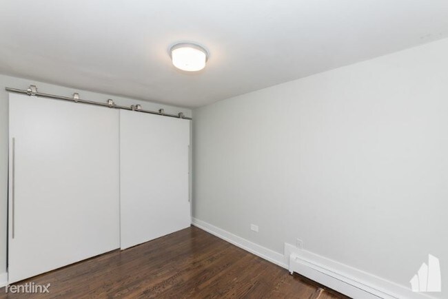 Foto del edificio - 5952 N Winthrop Ave