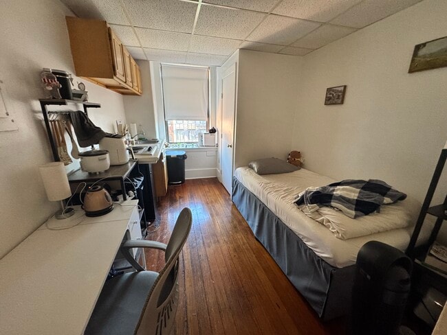 Building Photo - 405 Beacon St
