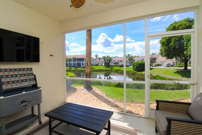 Foto del edificio - ** SPACIOUS 3 BED/2 BATH COACH HOME WITH T...