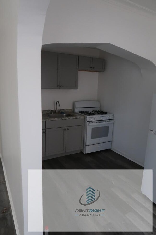Building Photo - 4477 N Elston Ave