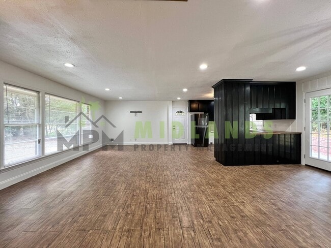 Foto del edificio - 1545 S Beltline Blvd