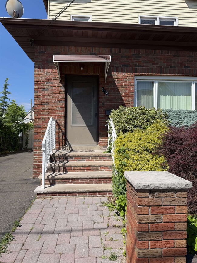 Building Photo - 119 Marsellus Pl