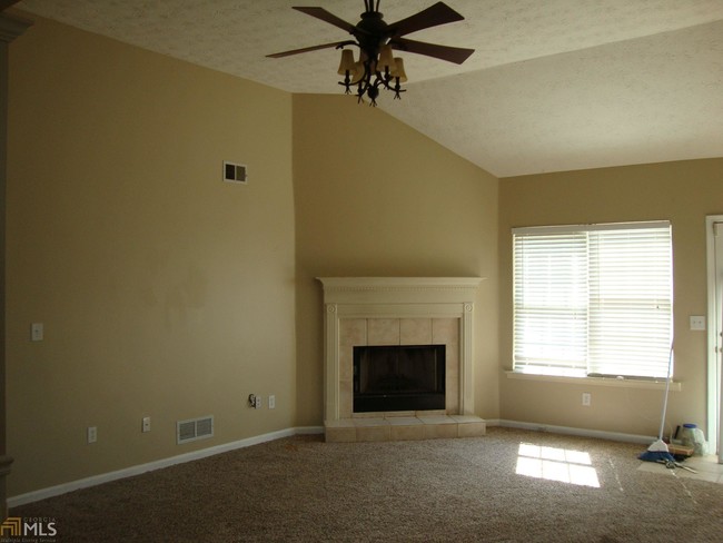 Building Photo - 229 Cambridge Dr