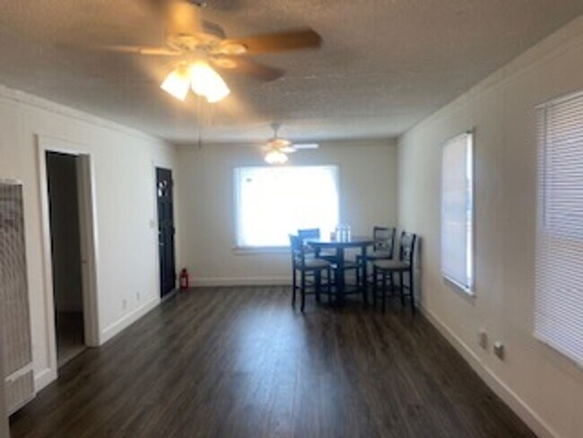 Building Photo - 1814 Louisiana St