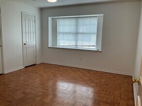 Building Photo - 12042 Sturdivant St