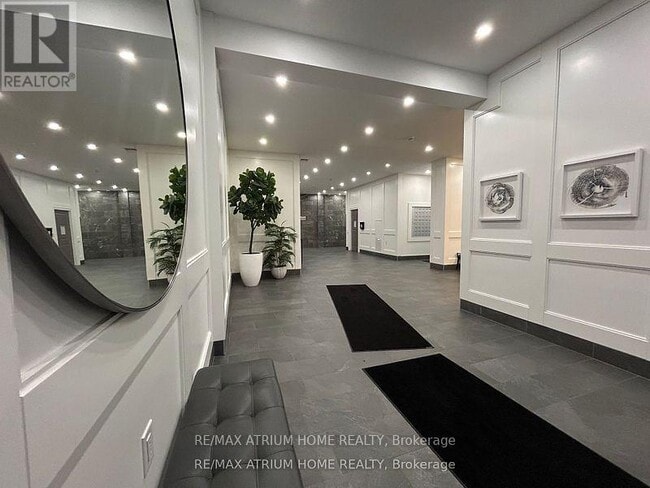 Photo du bâtiment - 260 Villagewalk Blvd