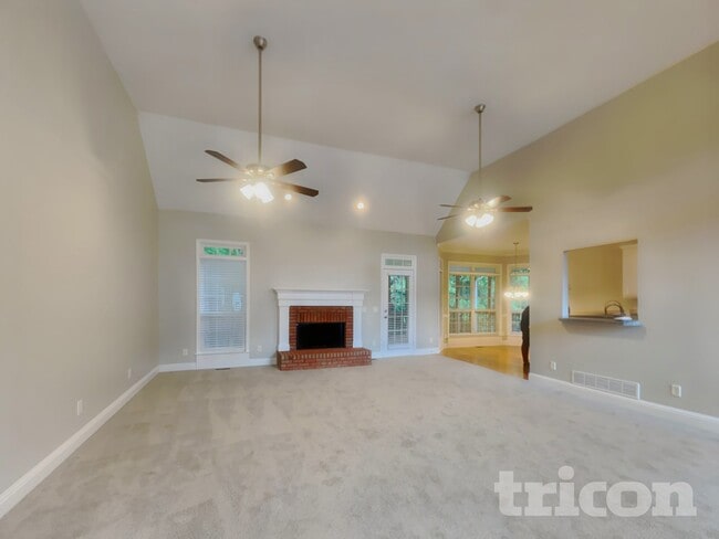 Foto del edificio - 4325 Foxfire Ct