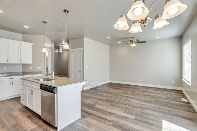 Building Photo - Great Lehi Townhome