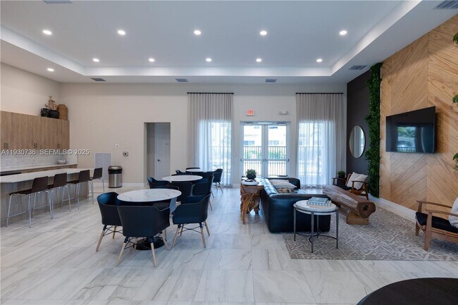 Building Photo - 17172 SW 2nd Cir