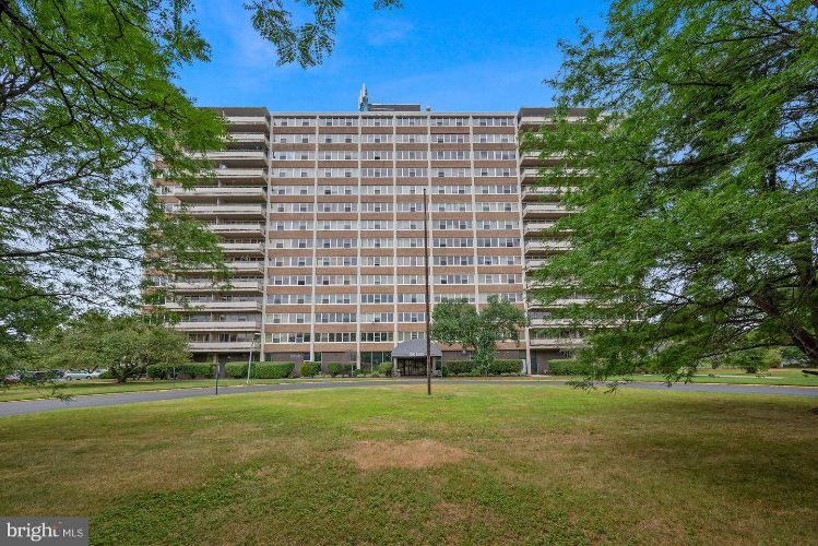 308 Barclay Towers, Cherry Hill, NJ 08034 House Rental in Cherry Hill
