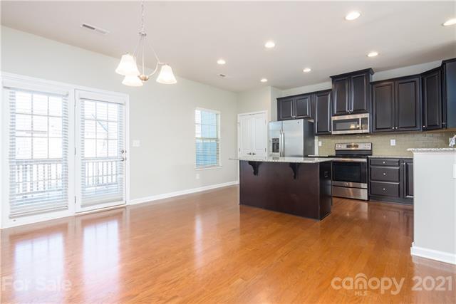 Building Photo - 2030 Sage Park Dr