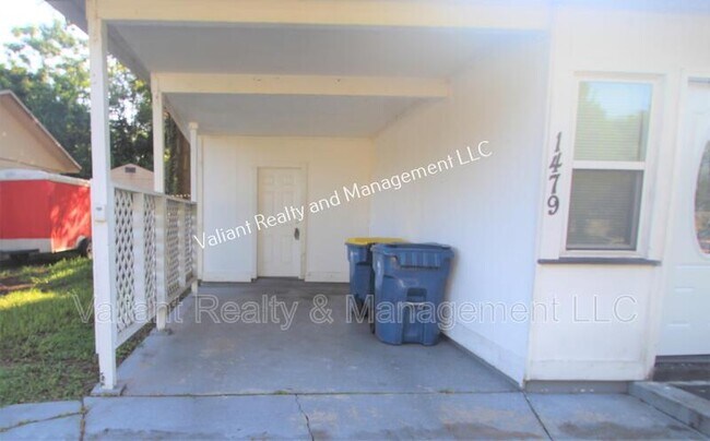 Foto del edificio - 1479 Griflet Rd