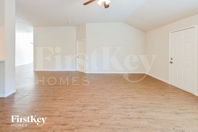 Foto del edificio - 2506 Fox Water Dr