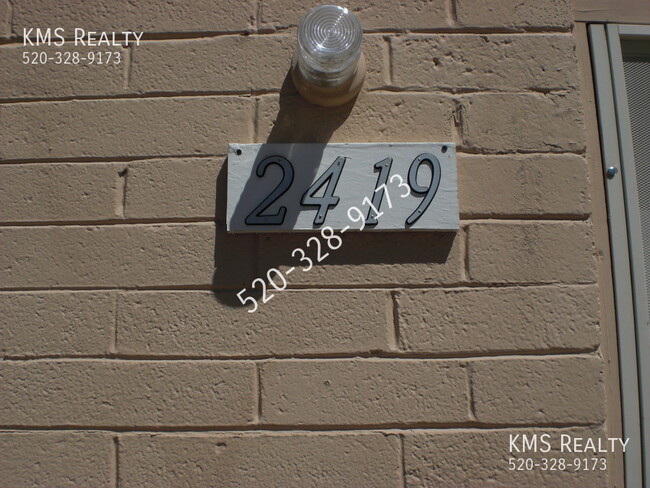 Building Photo - 1 bedroom 1 bath Duplex OWNER/AGENT