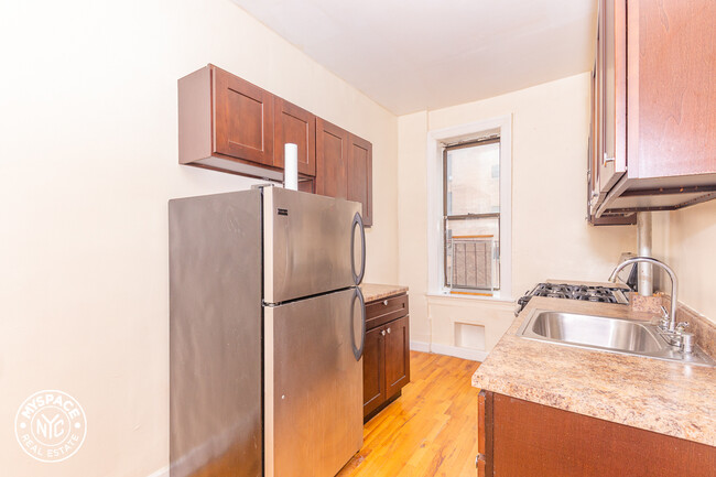 Building Photo - 701 Avenue C