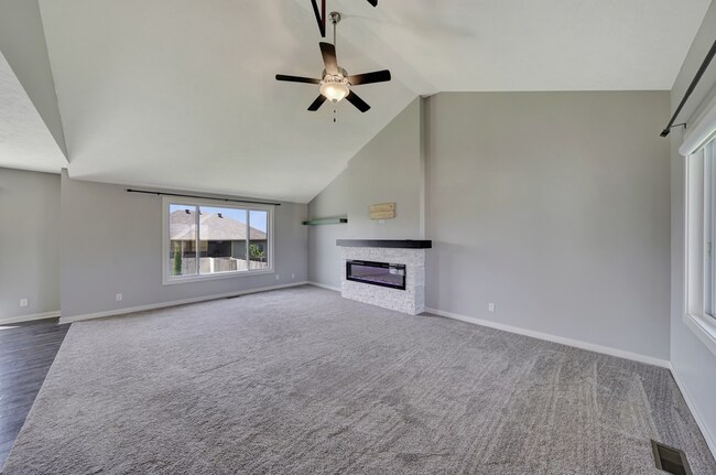 Foto del edificio - 7339 Yankee Woods Dr