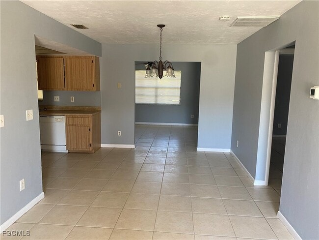 Building Photo - 511 Corinne Dr