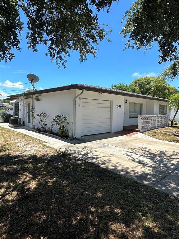 Building Photo - 1569 Cambridge Dr