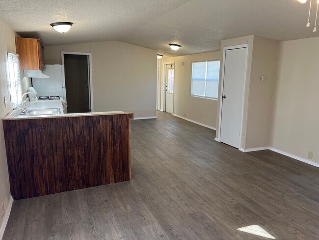 Foto del edificio - Newly updated 3 Bedroom 2 Bath