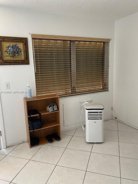 Building Photo - 1000 SW 11th Ave