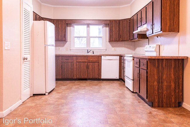 Building Photo - 3 br, 2 bath House - 77 Meadow St
