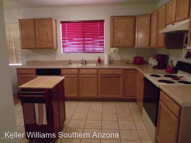 Building Photo - 3 br, 2 bath House - 3617 W. Camino de Talia