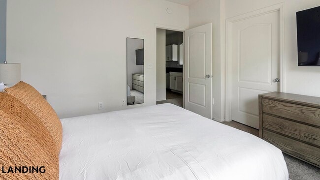 Foto del edificio - 9727 Touchton Rd