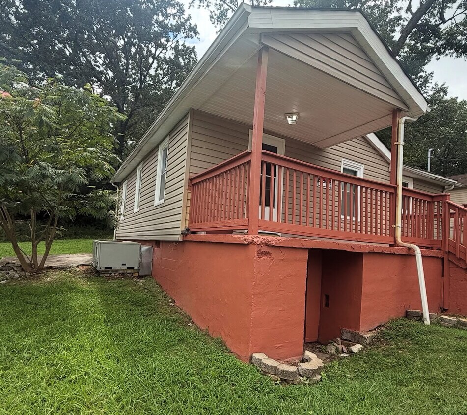 Foto principal - 3422 Cogswell St