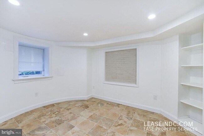 Foto del edificio - 31 T St NW