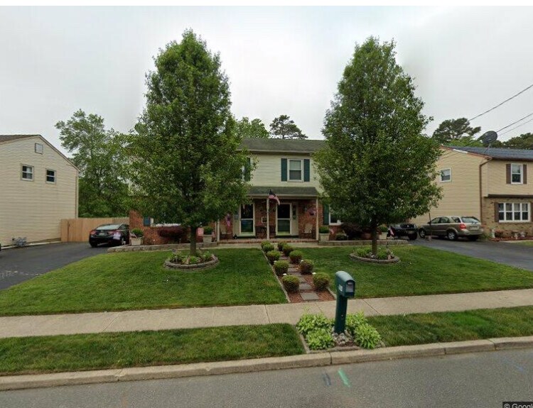 Primary Photo - 154 Bayshore Dr