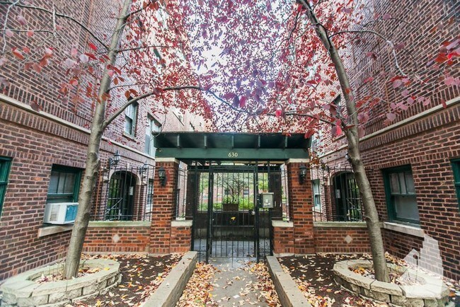 Building Photo - 630 W Arlington Pl