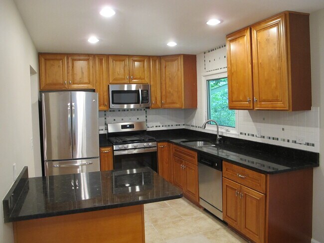 Building Photo - 1115 Westbriar Ct NE